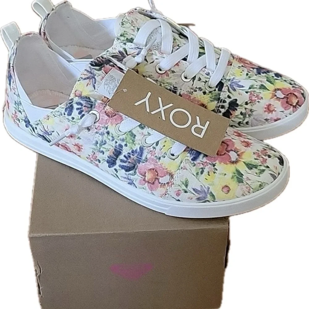 Roxy Floral Sneakers Casual Shoes Sizes 7.5 - Picture 1 of 8